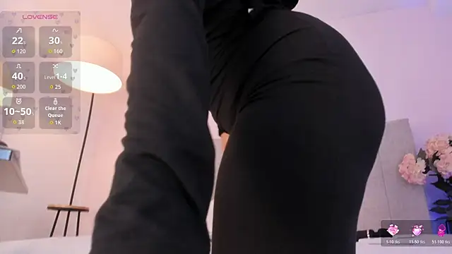 rawiya Show in webcam