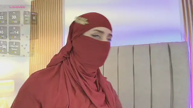rawiya Show in webcam