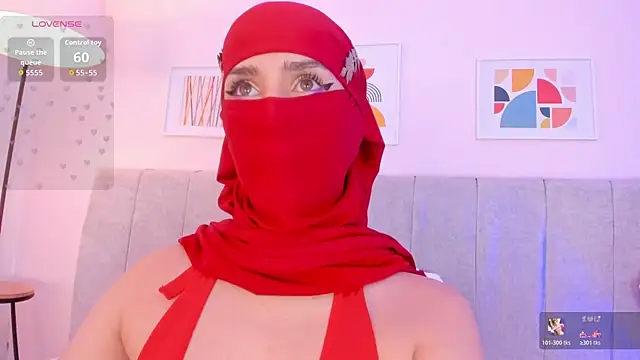 rawiya Show in webcam