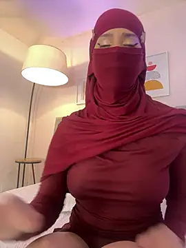 rawiya Show in webcam