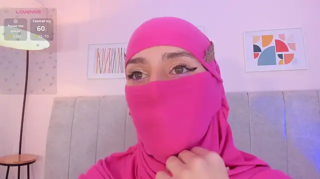 rawiya Adlı Modelin Canlı XXX Sohbeti