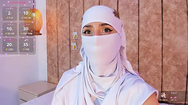 rawiya Show in webcam