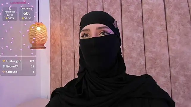 rawiya Adlı Modelin Canlı XXX Sohbeti