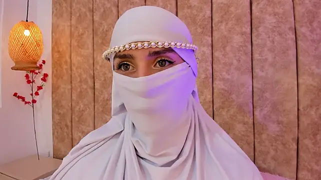 rawiya Adlı Modelin Canlı XXX Sohbeti