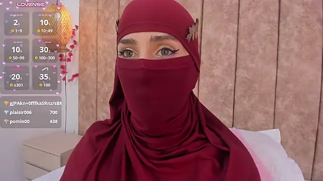 rawiya Show in webcam