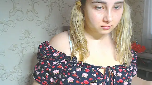 DolphinDreams live XXX chat