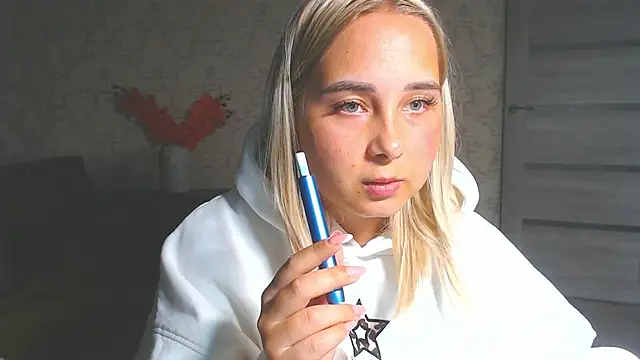 צ'אט XXX בשידור חי של DolphinDreams