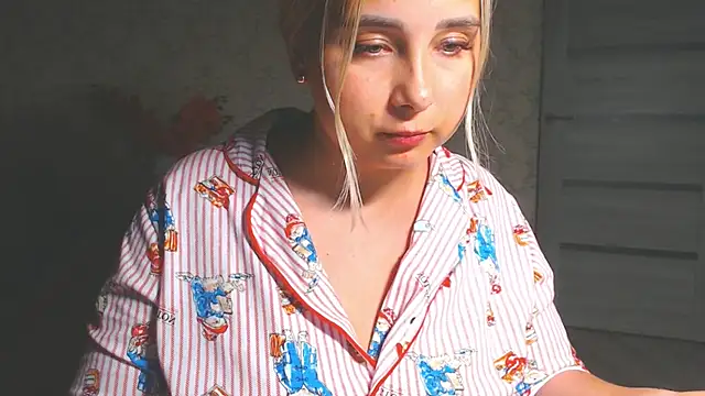 צ'אט XXX בשידור חי של DolphinDreams