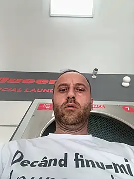 Lecatore80 Show in webcam