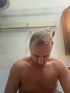 Lecatore80 Show in webcam