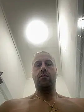 Lecatore80 Show in webcam