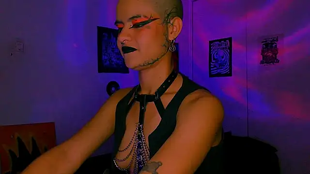 alex_one888's Live Chat Room