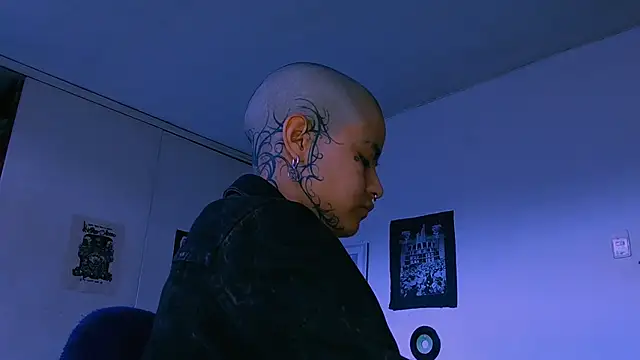 Phòng Chat Trực Tiếp alex_one888