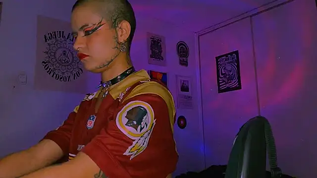 alex_one888 Show in webcam