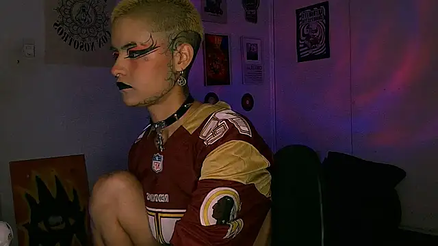 alex_one888 Show in webcam