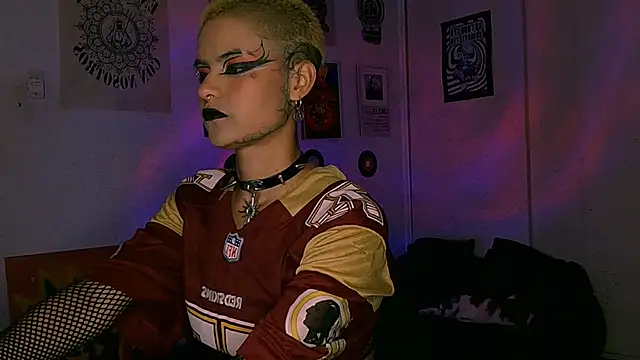 alex_one888 Show in webcam