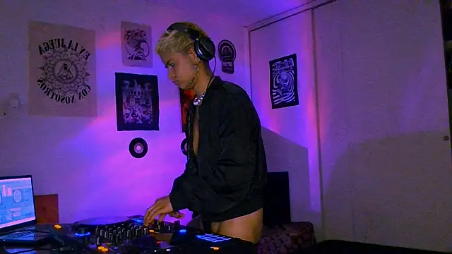 alex_one888: вебкам-шоу