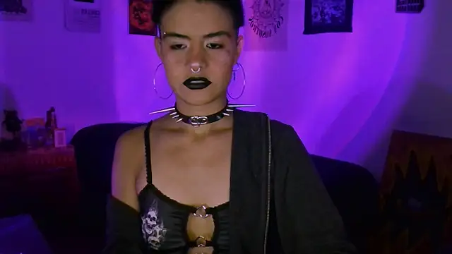 alex_one888 Adlı Modelin Canlı XXX Sohbeti
