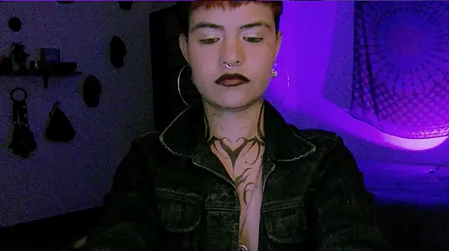 XXX chat uživo modela alex_one888