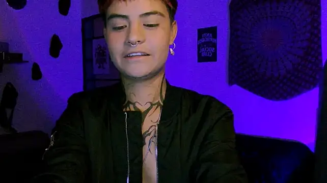XXX chat uživo modela alex_one888