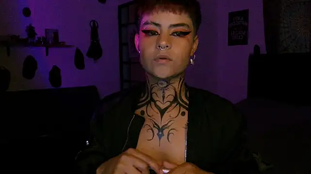 צ'אט XXX בשידור חי של alex_one888