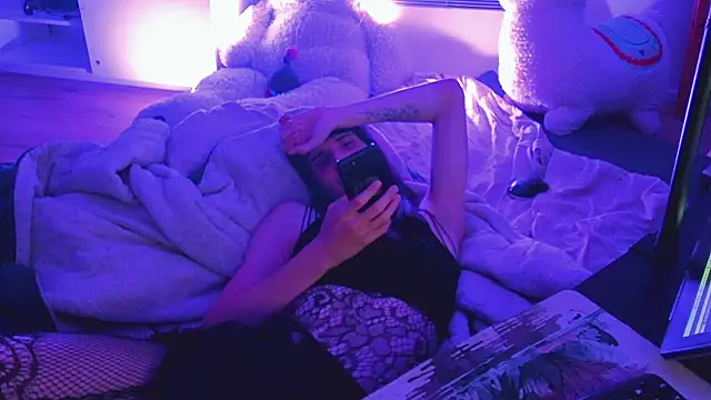 CeriseLapine Pertunjukan Webcam