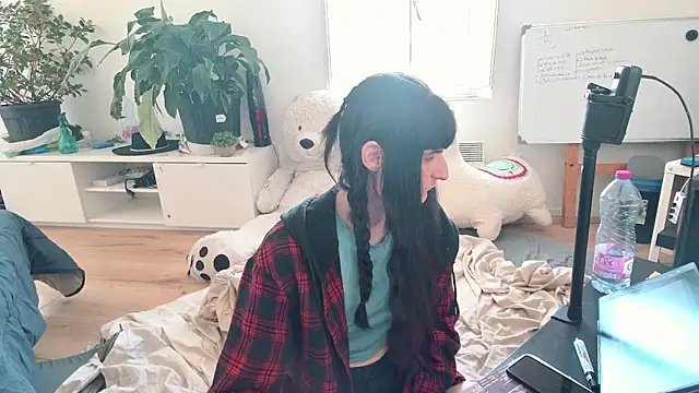 CeriseLapine's Webcam Show