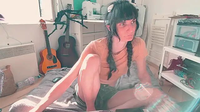 CeriseLapine Webcam Show