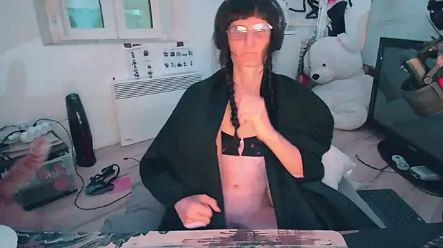 CeriseLapine's Webcam Show