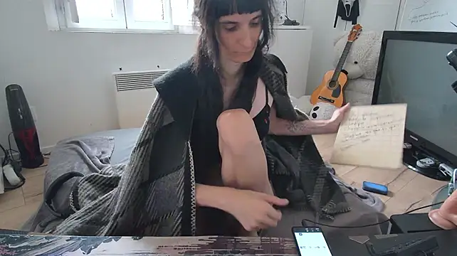 CeriseLapine's Webcam Show
