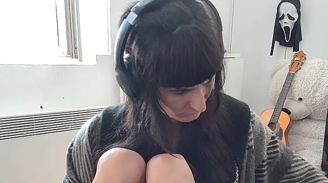 CeriseLapine's Webcam Show