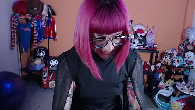 MissMiia2's Webcam Show