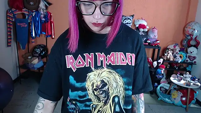 MissMiia2 webcam show