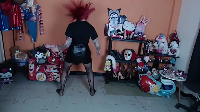 MissMiia2 Show in webcam