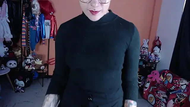 MissMiia2: вебкам-шоу