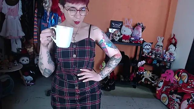 Chat +18 de MissMiia2 ao vivo