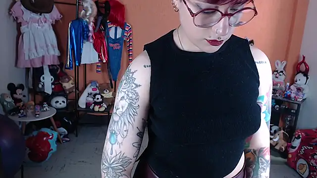 MissMiia2 Adlı Modelin Canlı XXX Sohbeti