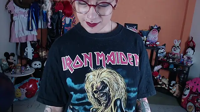 Chat +18 de MissMiia2 ao vivo