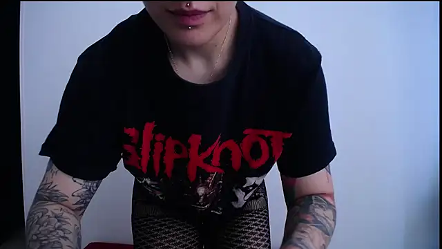 Chat +18 de MissMiia2 ao vivo