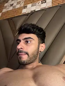 Pokazy przed kamerką – arabdaddyx_