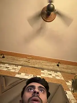 הופעת וובקאם של arabdaddyx_