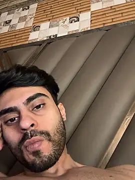 arabdaddyx_ Show in webcam