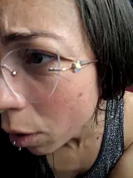 BabyyMetal Pertunjukan Webcam