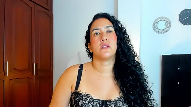 Chat soba uživo modela kathyajhonss