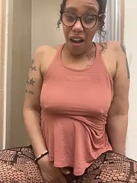 Desirae_Luciano's Webcam Show