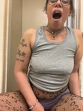 Desirae_Luciano's Webcam Show