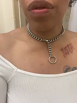 Desirae_Luciano 웹캠 쇼