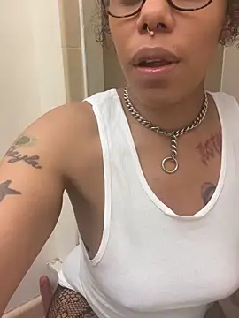 Desirae_Luciano's Webcam Show