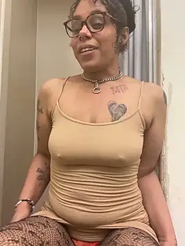 Desirae_Luciano's Webcam Show