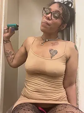 Desirae_Luciano's Webcam Show